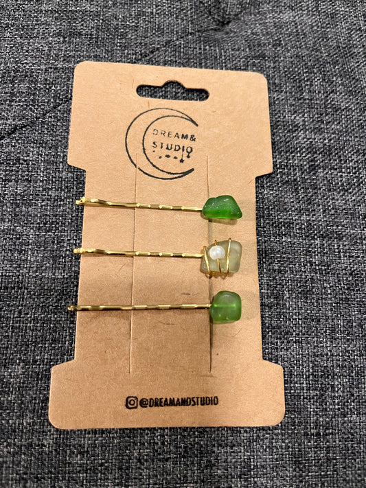 Ocean-Inspired Elegance: Green Sea Glass Gold Bobby Pins Set of 3